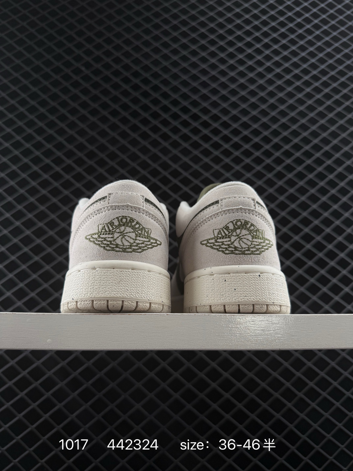 Nike Wmns Air Jordan 1 Low GS”Team Gold“